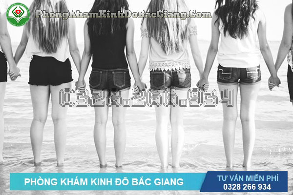 Đứng quá lâu cũng có thể là nguyên nhân của bệnh trĩ